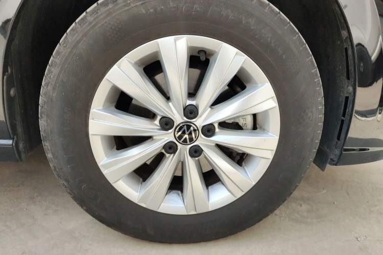 Used Volkswagen Lavida 2023 New Rui 1.5L Automatic New Yi Edition Right Front Wheel Hub
