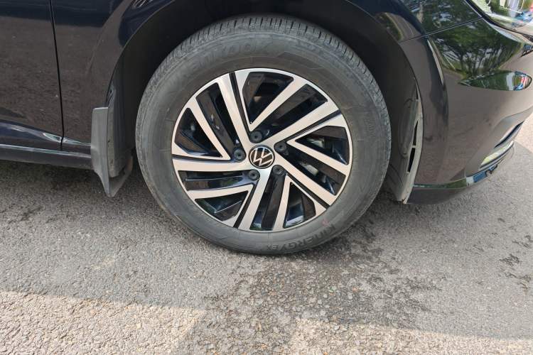 Used Volkswagen Lavida 2023 Revised Version 1.5L Automatic Starry Sky Edition – 5 Million Units Right Front Wheel Hub