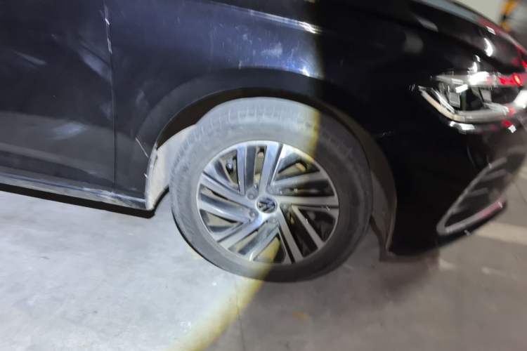 Used Volkswagen Lavida 2023 280TSI DSG Full-Comfort Edition Right Front Wheel Hub