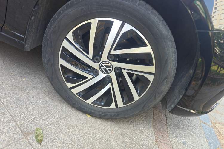 Used Volkswagen Lavida 2023 280TSI DSG Starry Sky Deluxe Edition Right Front Wheel Hub