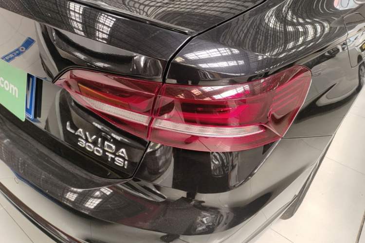 Used Volkswagen Lavida 2023 300TSI DSG Starry Sky Leading Edition Right Rear Taillight