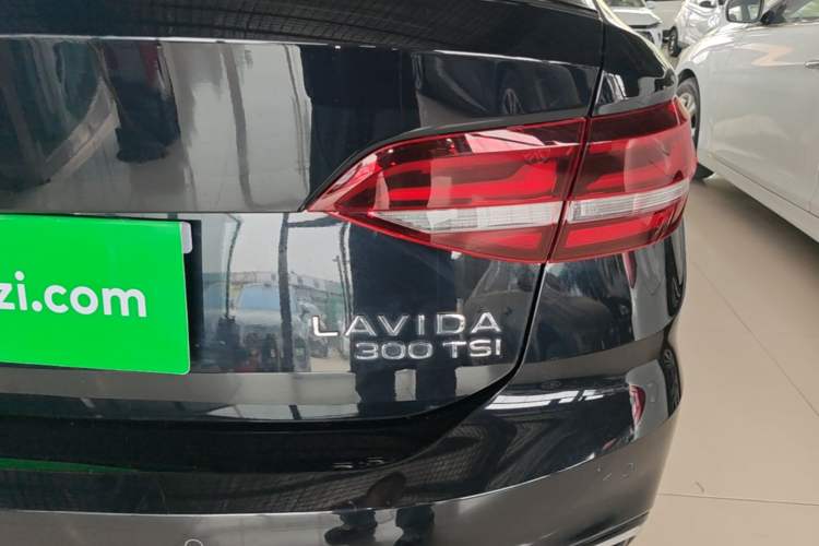 Used Volkswagen Lavida 2023 300TSI DSG Starry Full-Comfort Edition Right Rear Taillight