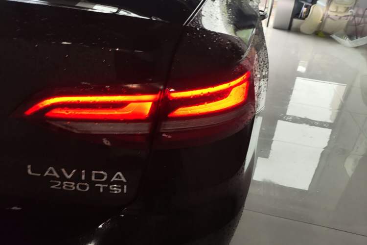 Used Volkswagen Lavida 2023 280TSI DSG Full-Comfort Edition Right Rear Taillight