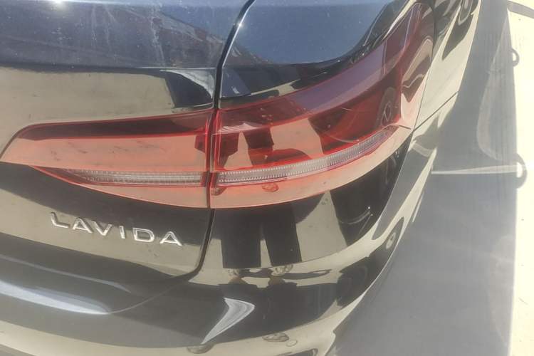 Used Volkswagen Lavida 2023 1.5L Automatic De Yi Edition Right Rear Taillight