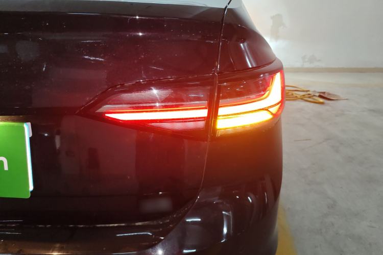 Used Volkswagen Lavida 2023 New Sharp 1.5L Automatic Excellent New Edition Right Rear Taillight