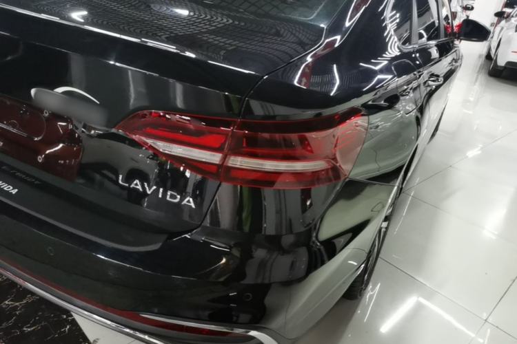 Used Volkswagen Lavida 2023 1.5L Automatic Full-Comfort Edition Right Rear Taillight