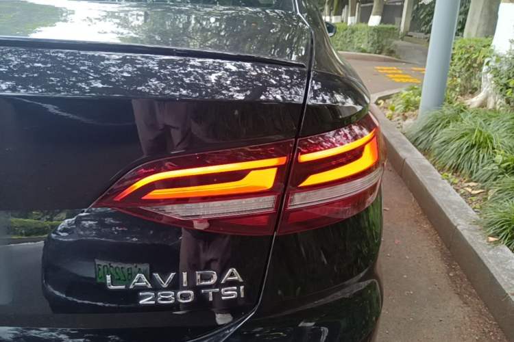 Used Volkswagen Lavida 2023 280TSI DSG Starry Sky Deluxe Edition Right Rear Taillight