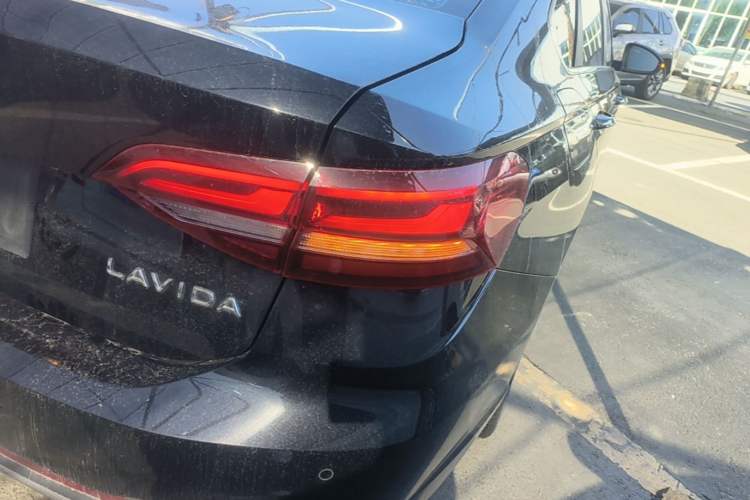 Used Volkswagen Lavida 2023 1.5L Automatic Full-Comfort Edition Right Rear Taillight
