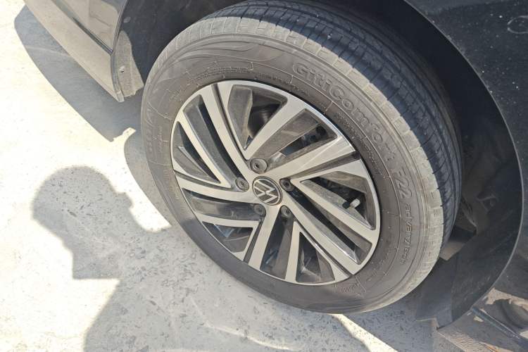 Used Volkswagen Lavida 2023 300TSI DSG Full-Comfort Edition Right Rear Wheel Hub