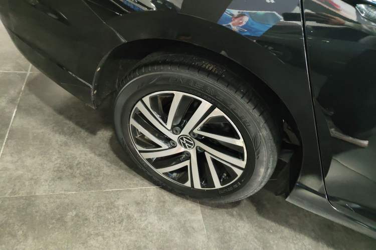 Used Volkswagen Lavida 2023 280TSI DSG Starry Sky Deluxe Edition Right Rear Wheel Hub