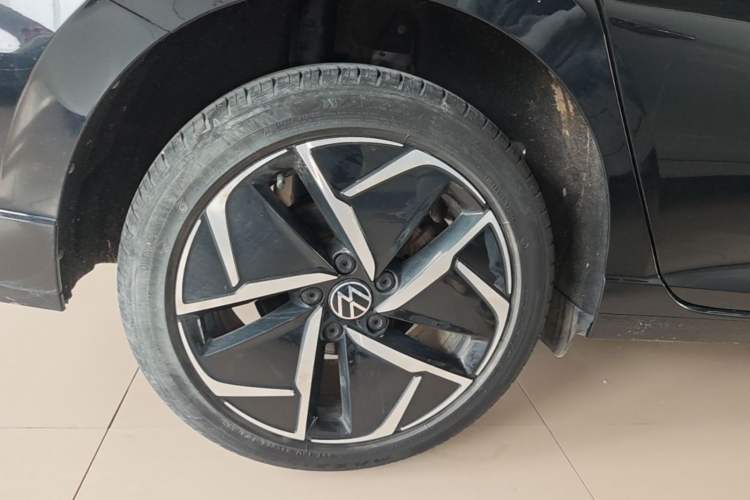 Used Volkswagen Lavida 2023 300TSI DSG Starry Full-Comfort Edition Right Rear Wheel Hub