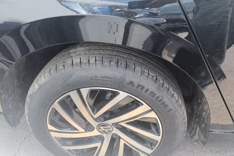 Used Volkswagen Lavida 2023 280TSI DSG Full-Comfort Edition Right Rear Wheel Hub