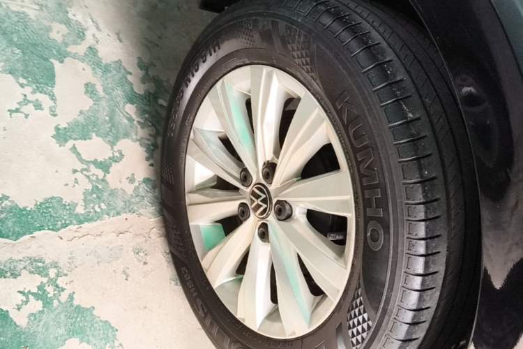 Used Volkswagen Lavida 2023 New Rui 1.5L Automatic New Yi Edition Right Rear Wheel Hub