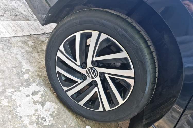 Used Volkswagen Lavida 2023 300TSI DSG Full-Comfort Edition Right Rear Wheel Hub