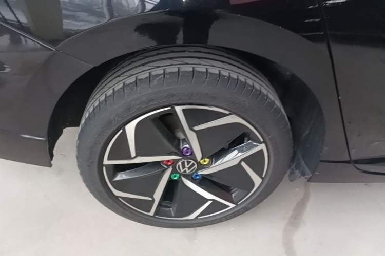 Used Volkswagen Lavida 2023 280TSI DSG Starry Sky Elegance Edition Right Rear Wheel Hub
