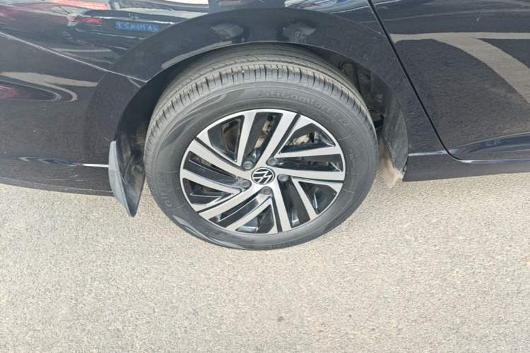 Used Volkswagen Lavida 2023 280TSI DSG Starry Sky Deluxe Edition Right Rear Wheel Hub