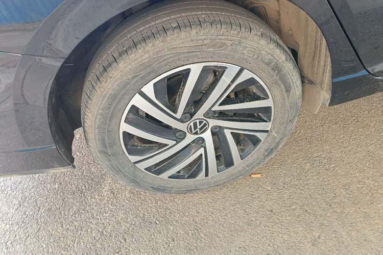 Used Volkswagen Lavida 2023 1.5L Automatic Full-Comfort Edition Right Rear Wheel Hub