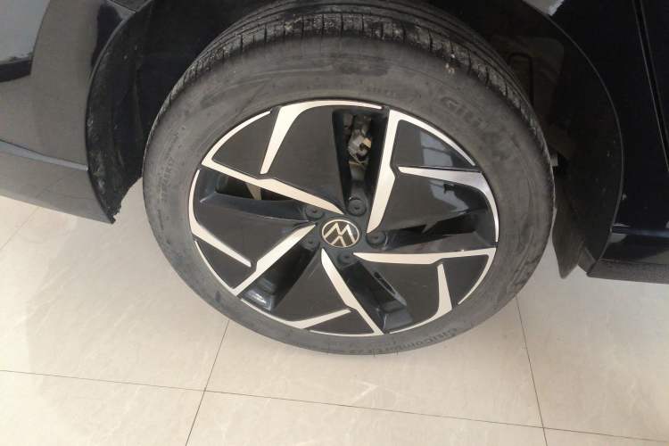 Used Volkswagen Lavida 2023 300TSI DSG Starry Sky Elite Edition Right Rear Wheel Hub