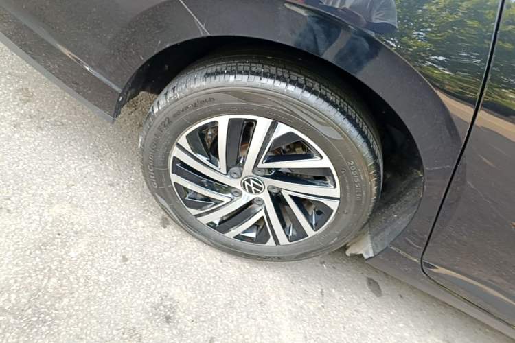 Used Volkswagen Lavida 2023 1.5L Automatic Full-Comfort Edition Right Rear Wheel Hub