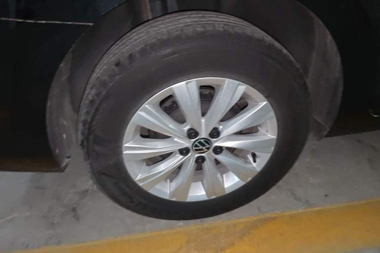 Used Volkswagen Lavida 2023 New Sharp 1.5L Automatic Excellent New Edition Right Rear Wheel Hub