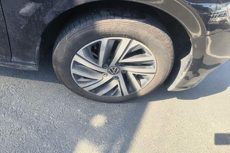 Used Volkswagen Lavida 2023 1.5L Automatic Full-Comfort Edition Right Rear Wheel Hub