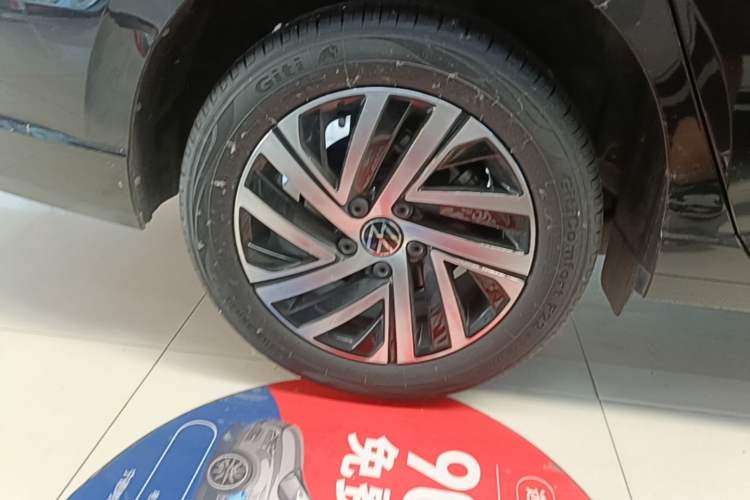 Used Volkswagen Lavida 2023 300TSI DSG Full-Comfort Edition Right Rear Wheel Hub