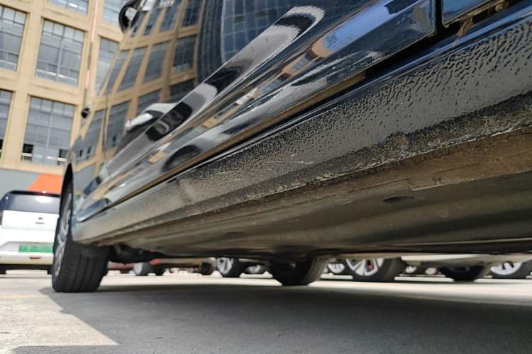 Used Volkswagen Lavida 2023 1.5L Automatic 5 Million Edition Right Side Sill