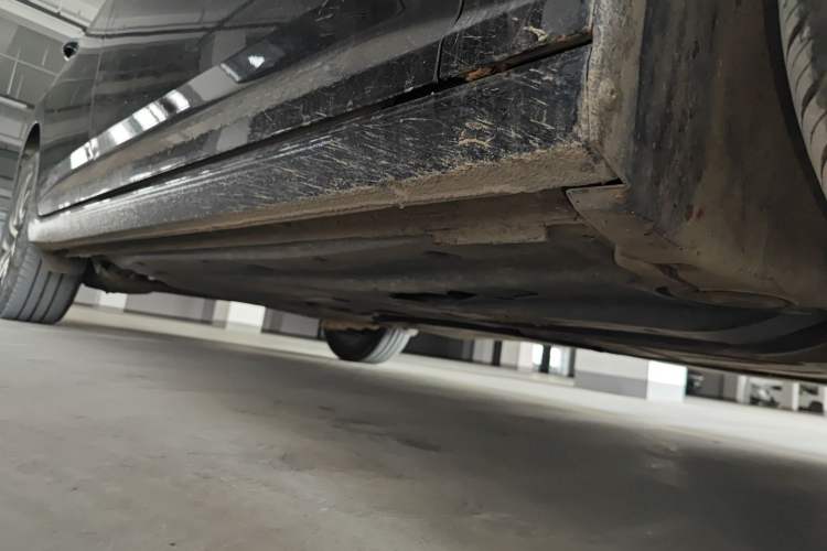 Used Volkswagen Lavida 2023 1.5L Automatic Full-Comfort Edition Right Side Sill