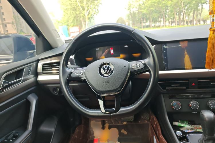 Used Volkswagen Lavida 2023 Revised Version 1.5L Automatic Starry Sky Edition – 5 Million Units Steering Wheel
