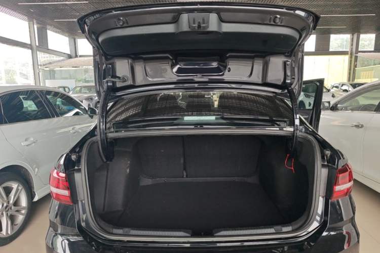 Used Volkswagen Lavida 2023 300TSI DSG Starry Full-Comfort Edition Trunk