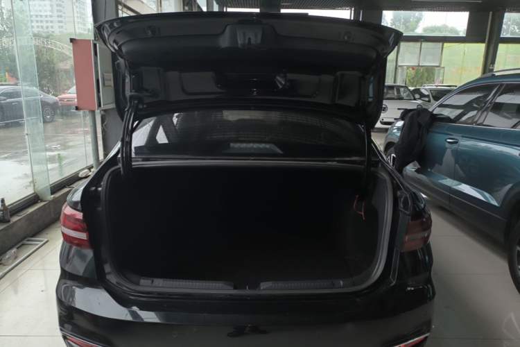 Used Volkswagen Lavida 2023 300TSI DSG Starry Full-Comfort Edition Trunk