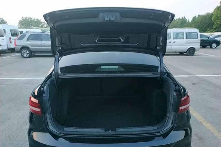 Used Volkswagen Lavida 2023 1.5L Automatic 5 Million Edition Trunk