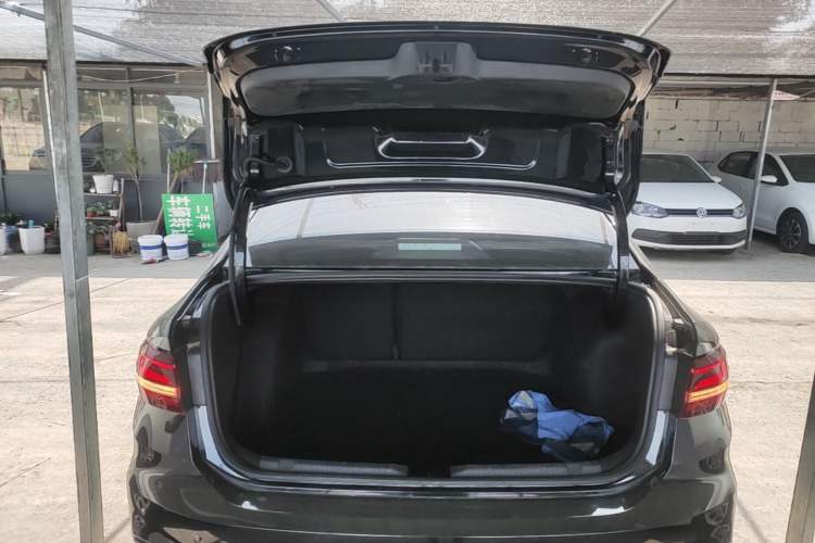 Used Volkswagen Lavida 2023 Revised Version 1.5L Automatic Starry Sky Edition – 5 Million Units Trunk