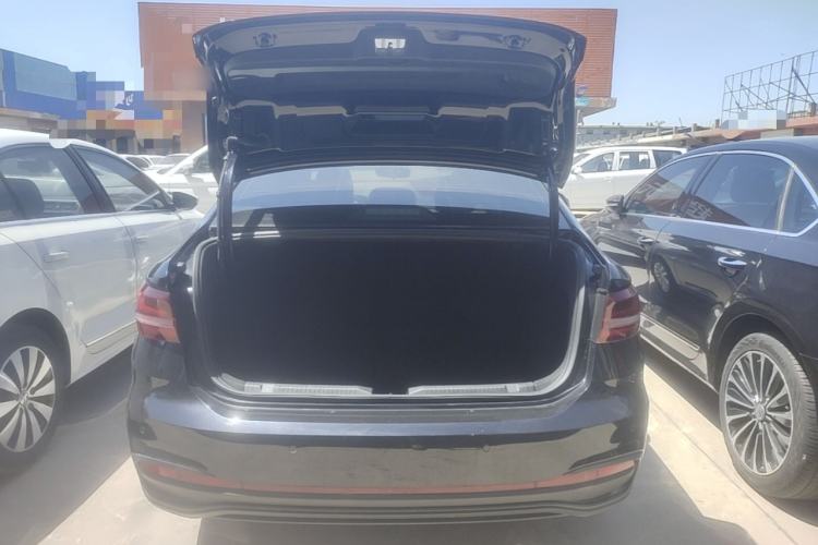 Used Volkswagen Lavida 2023 1.5L Automatic De Yi Edition Trunk