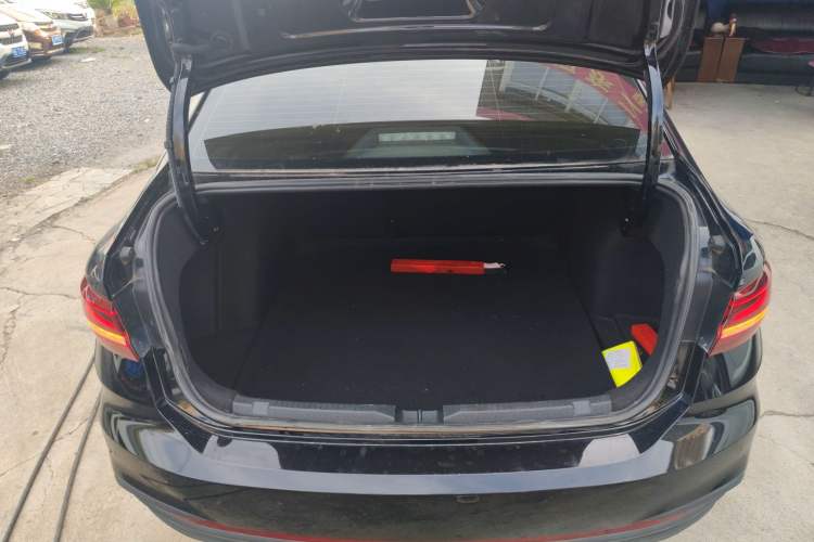 Used Volkswagen Lavida 2023 1.5L Automatic De Yi Edition Trunk