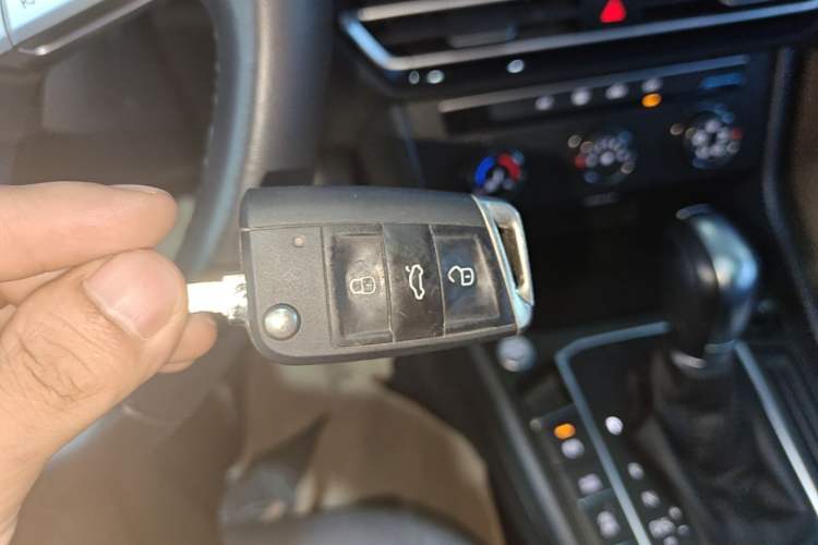 Used Volkswagen Lavida 2023 1.5L Automatic Full-Comfort Edition Vehicle Key