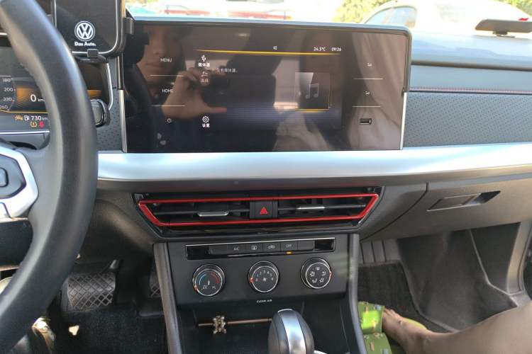 Used Volkswagen Lavida 2023 300TSI DSG Starry Full-Comfort Edition Audio And AC Panel
