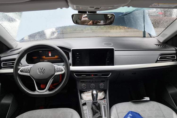 Used Volkswagen Lavida 2023 280TSI DSG Full-Comfort Edition Center Console