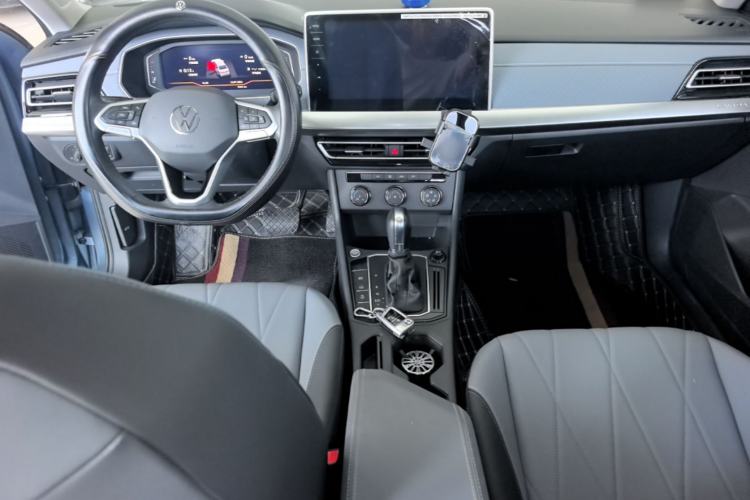Used Volkswagen Lavida 2023 1.5L Automatic 5 Million Edition Center Console