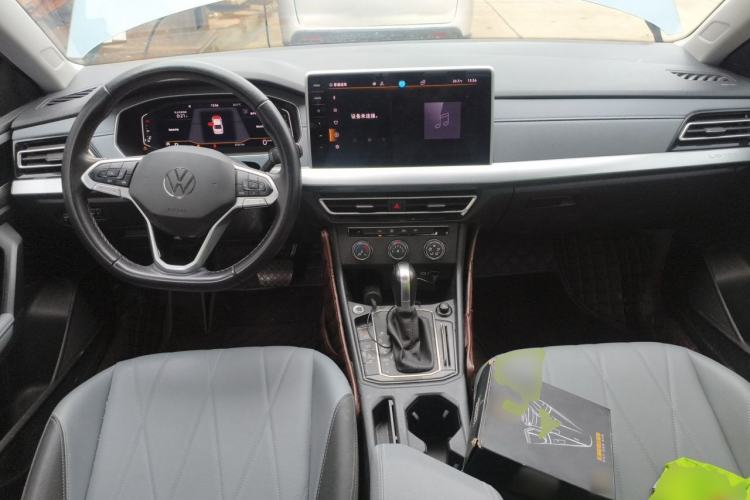 Used Volkswagen Lavida 2023 1.5L Automatic 5 Million Edition Center Console
