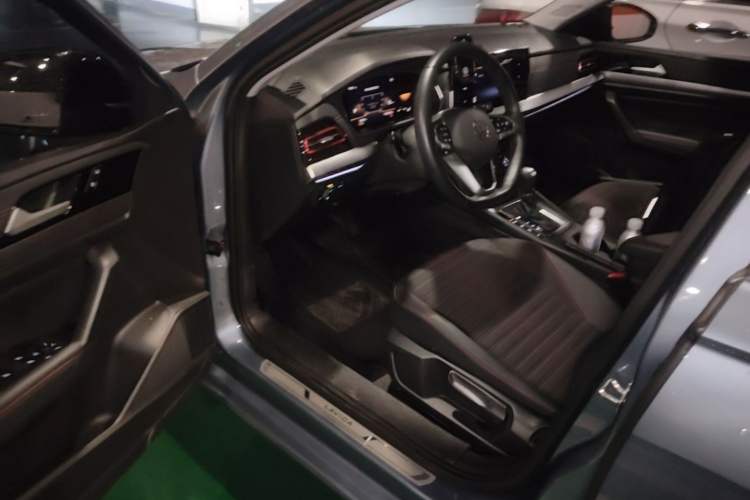 Used Volkswagen Lavida 2023 300TSI DSG Starry Full-Comfort Edition Driver Seat