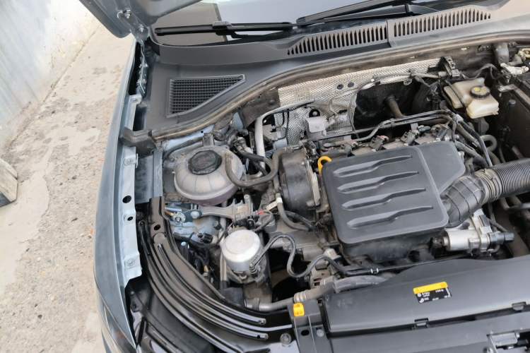 Used Volkswagen Lavida 2023 Revised Version 1.5L Automatic Starry Sky Edition – 5 Million Units Engine Bay Right