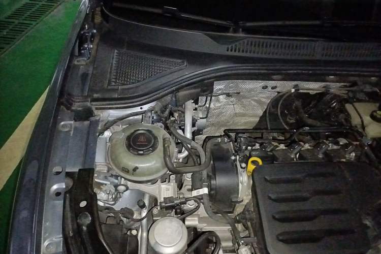 Used Volkswagen Lavida 2023 1.5L Automatic De Yi Edition Engine Bay Right