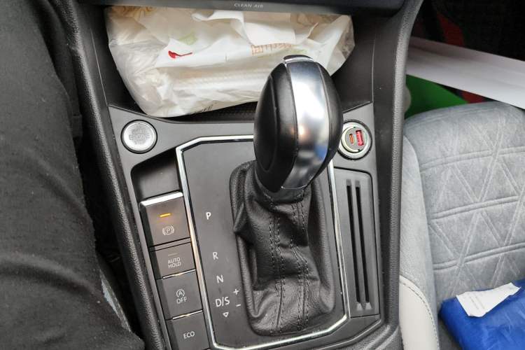 Used Volkswagen Lavida 2023 280TSI DSG Full-Comfort Edition Gear Lever