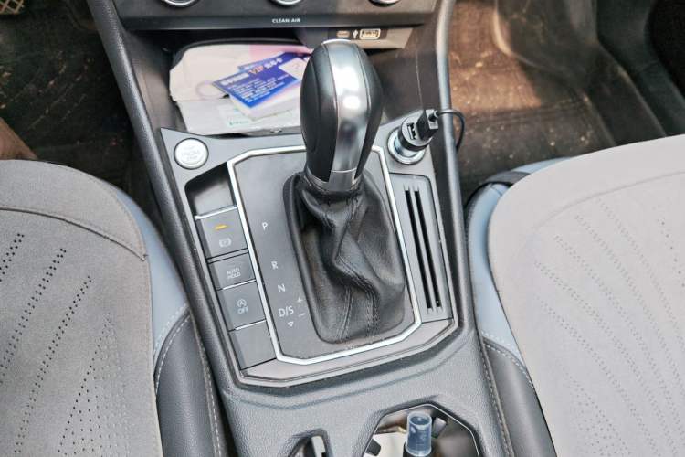 Used Volkswagen Lavida 2023 1.5L Automatic 5 Million Edition Gear Lever