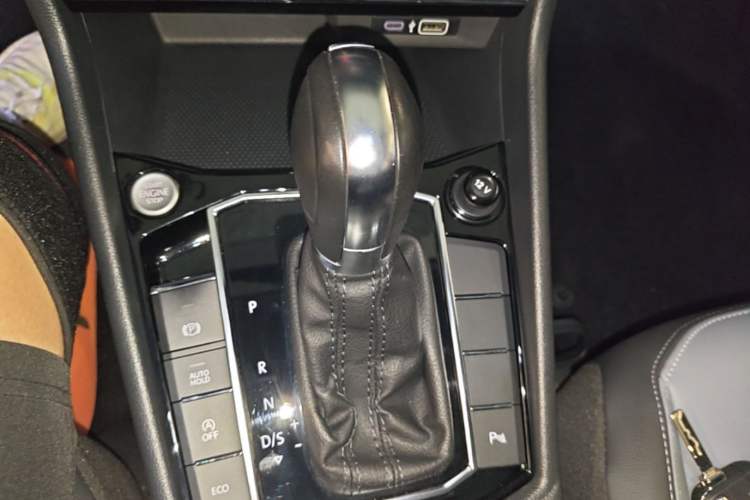 Used Volkswagen Lavida 2023 280TSI DSG Yongyi Edition Gear Lever