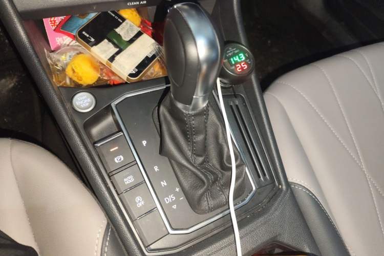 Used Volkswagen Lavida 2023 Revised Version 1.5L Automatic Starry Sky Edition – 5 Million Units Gear Lever