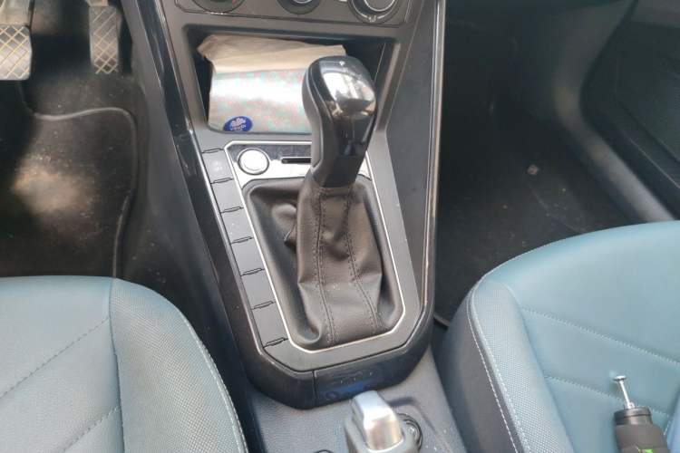 Used Volkswagen Lavida 2023 New Sharp 1.5L Automatic New Wish Edition Gear Lever