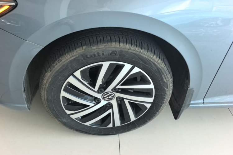 Used Volkswagen Lavida 2023 1.5L Automatic 5 Million Edition Left Front Wheel Hub
