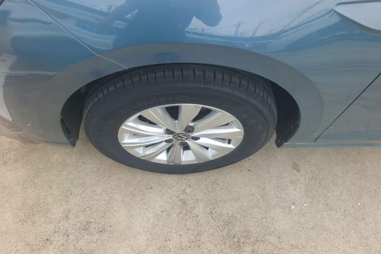 Used Volkswagen Lavida 2023 New Rui 1.5L Automatic New Yi Edition Left Front Wheel Hub